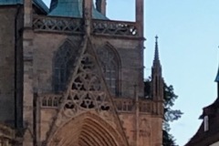 Das Weiße Kreuz auf den Stufen des Doms bei besonderen Ereignissen in Erfurt